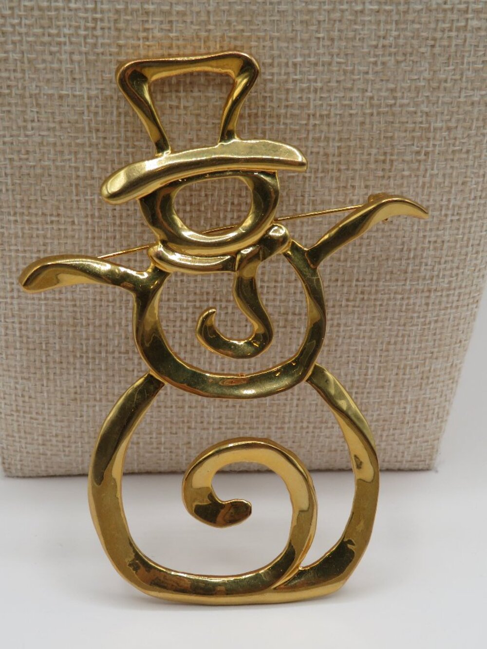 Snowman Minimalist Openwork Gold Tone Brooch